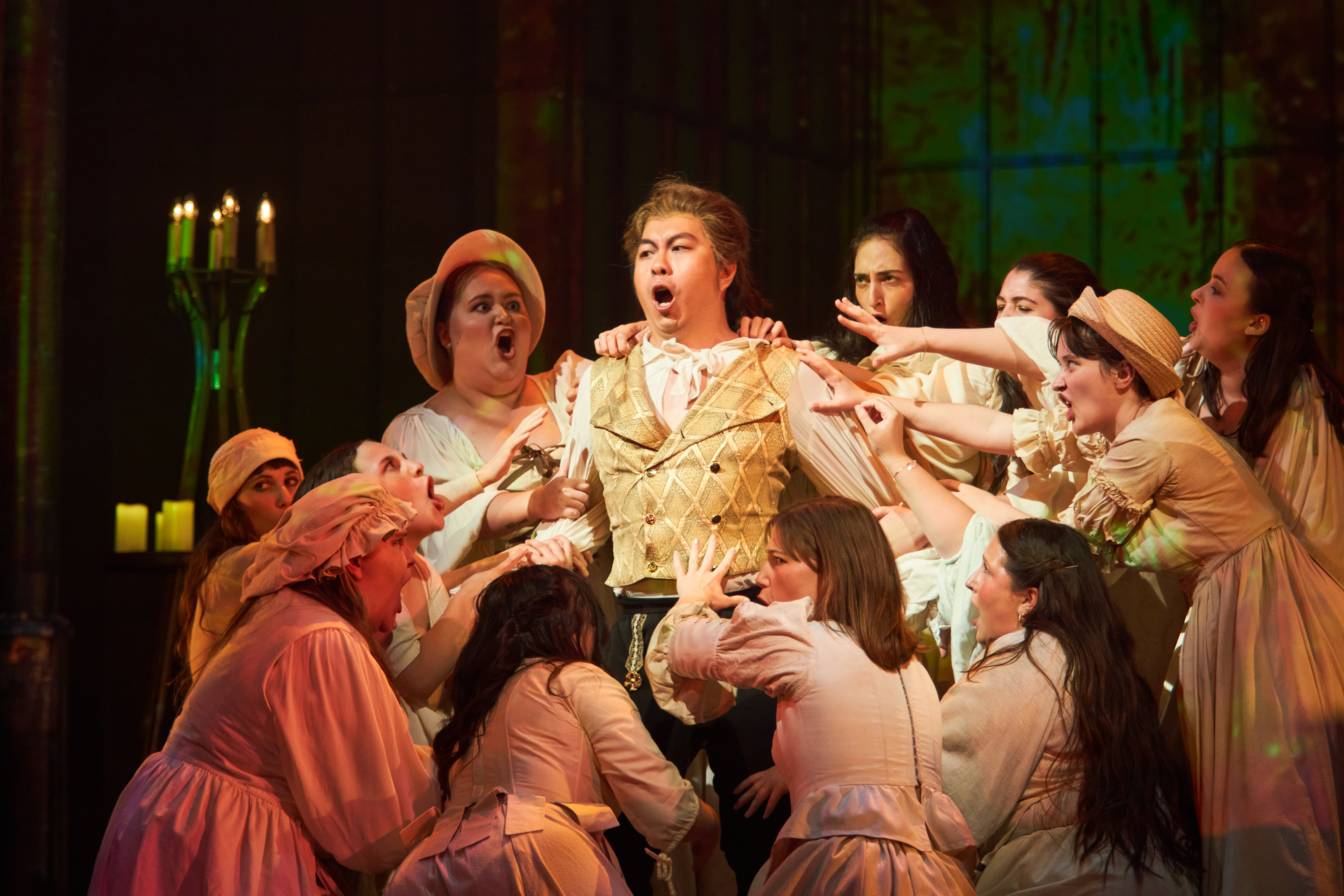 Maotong Yu performing as Don Giovanni - Image 1
