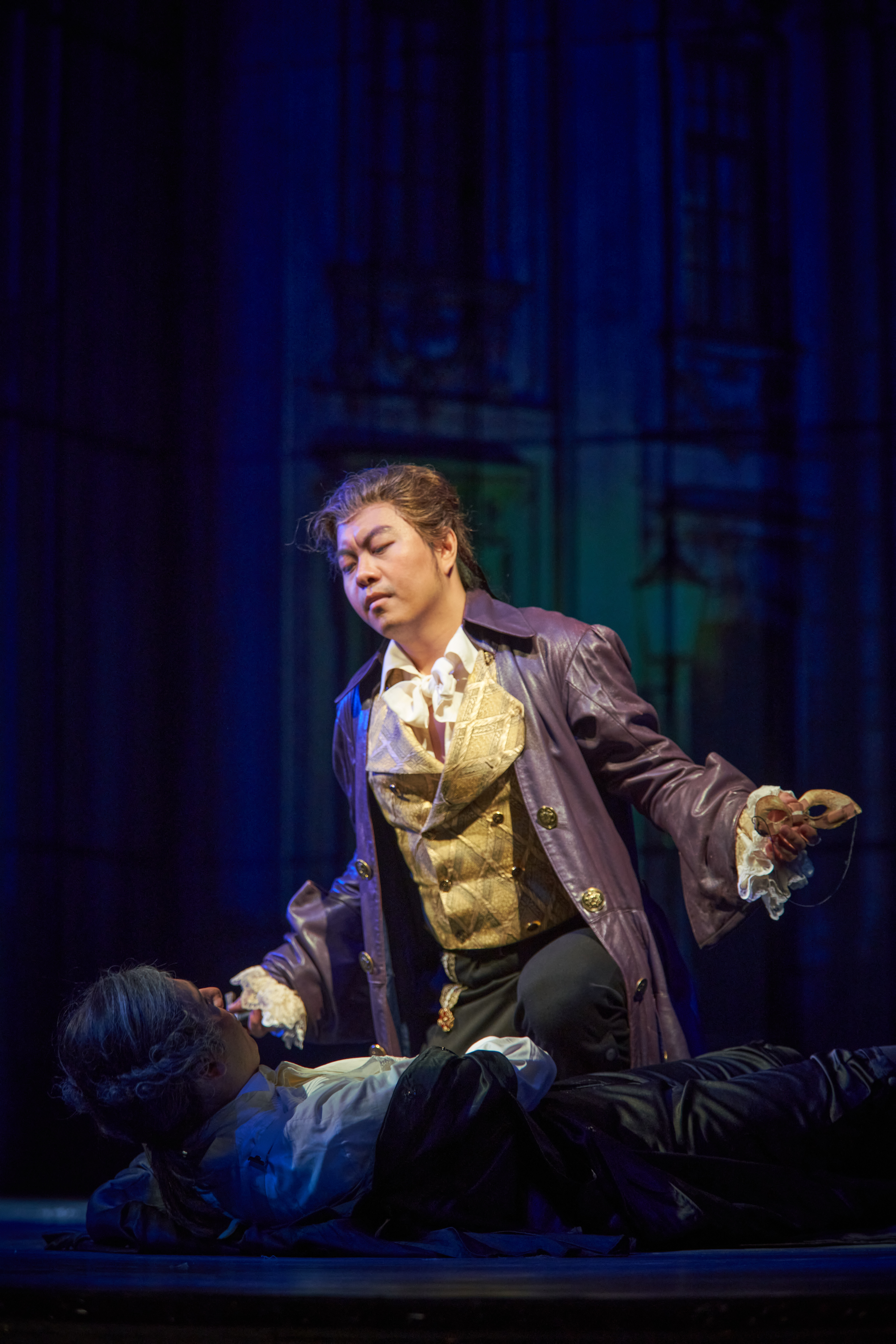 Maotong Yu performing as Don Giovanni - Image 4